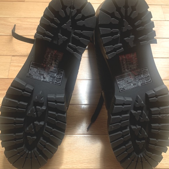 FOREVER 21 NWT SUPER CUTE COMBAT BOOTS WITH COTTON/TEXTURED SIDE SEE 3RD  PIC - Picture 4 of 4